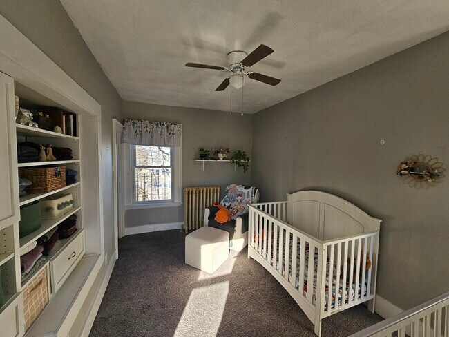 Building Photo - 32 Main St