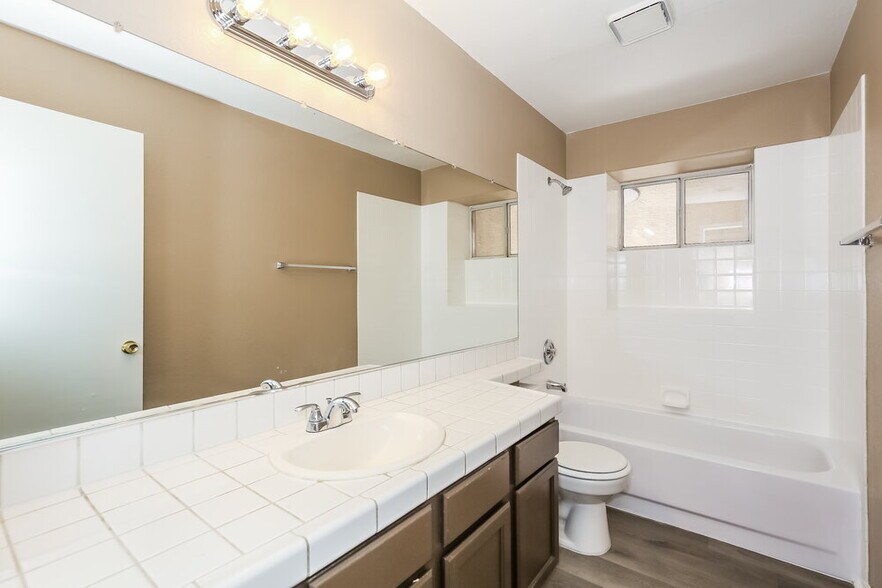 Building Photo - 5005 Monte Del Sol Ln