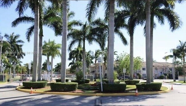 Building Photo - 2701 SE 12th Rd