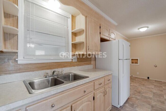 Building Photo - 7268 Fontana Dr