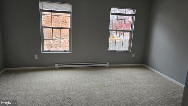 Building Photo - 214 Nottoway Dr