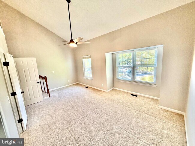 Building Photo - 104 Rover Ct
