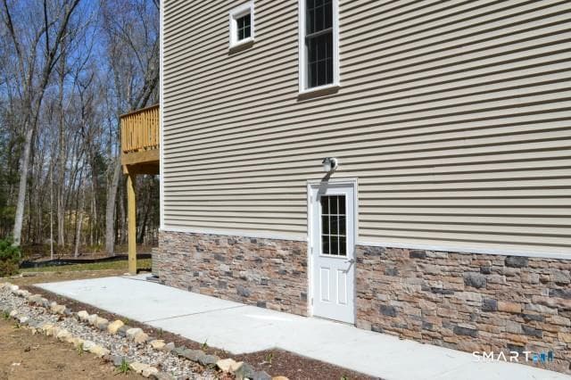 Building Photo - 18 Oak Branch Dr