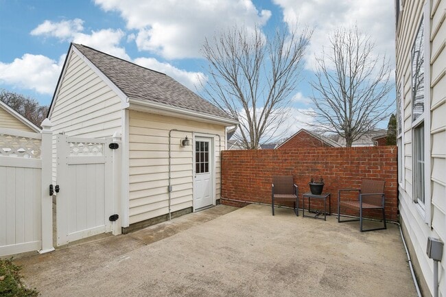 Building Photo - 7841 Heaton Way