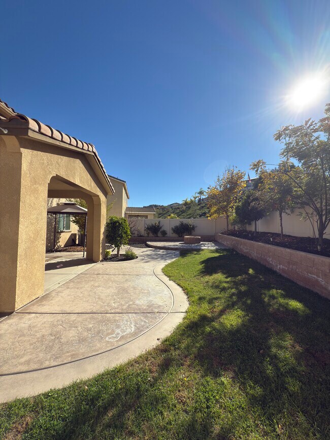 Building Photo - Chervil Way