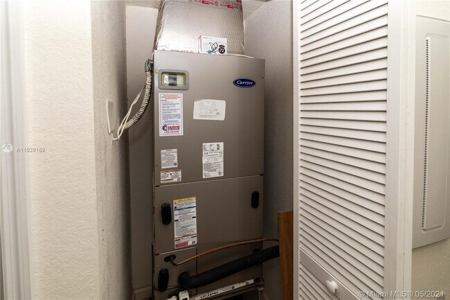 Building Photo - 3376 SE 1st St