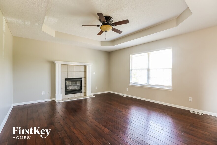 Building Photo - 1109 Wiltshire Blvd