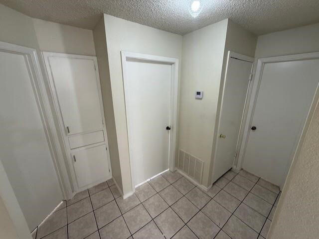 Building Photo - 1502 E San Pedro St