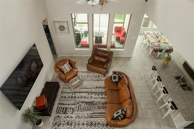 Building Photo - 136 Ravello St