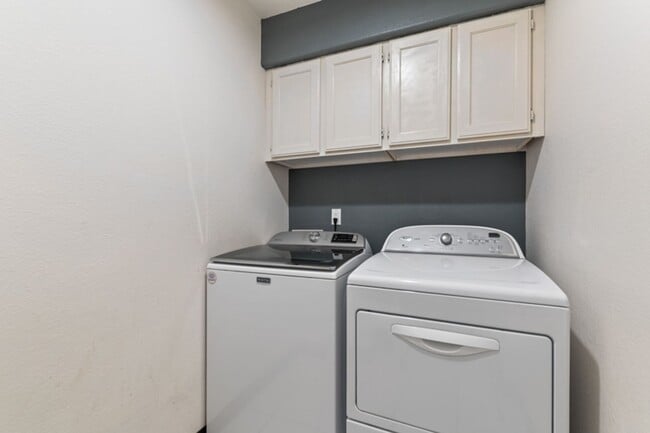 Building Photo - Sparks Home in the Vistas with RV Parking!!