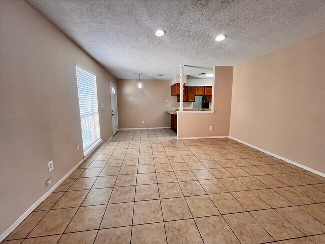 Building Photo - 6331 Pouter Dr