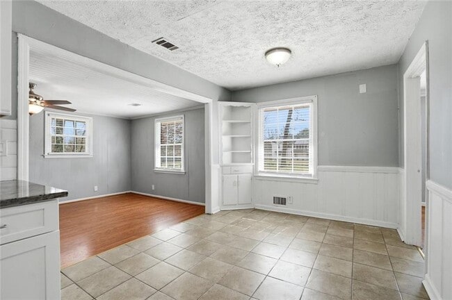 Building Photo - 5205-5205 Five Forks Trickum Rd SW