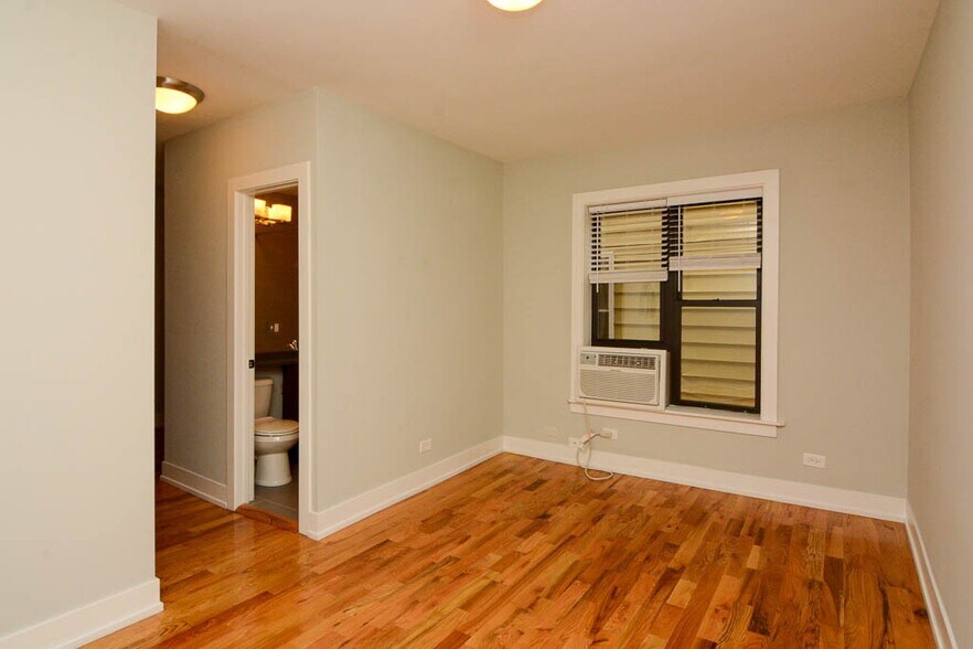 Building Photo - 2858 N Mildred Ave