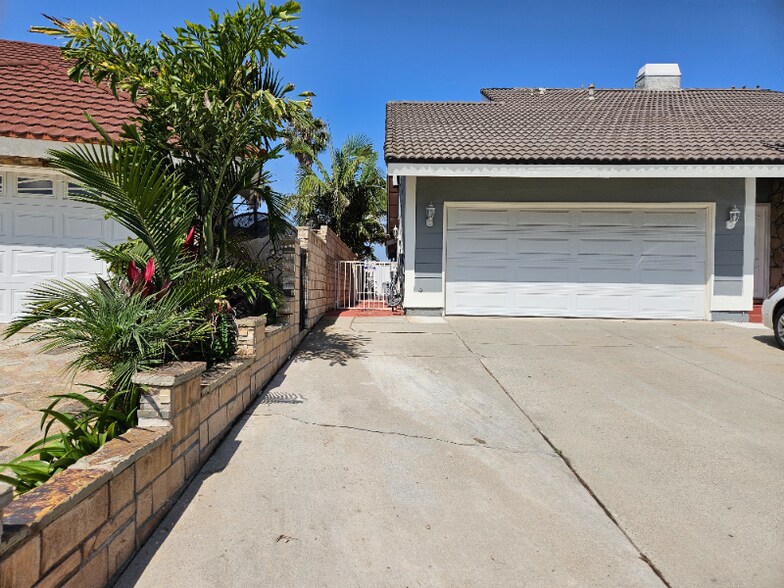 Primary Photo - 2921 Dee Ln