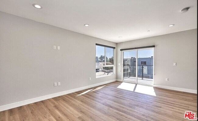 Building Photo - 4507 Lomita St