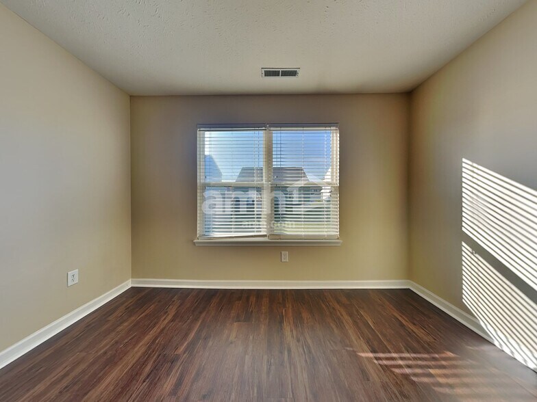Building Photo - 4052 Presidio Cir