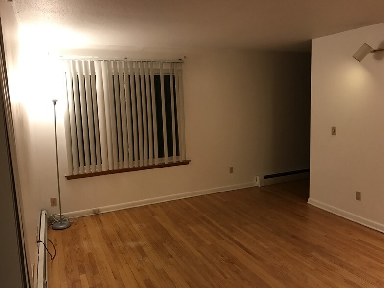 Building Photo - 135 New Britain Ave