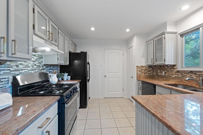 Building Photo - 3633 Peregrine Falcon Dr