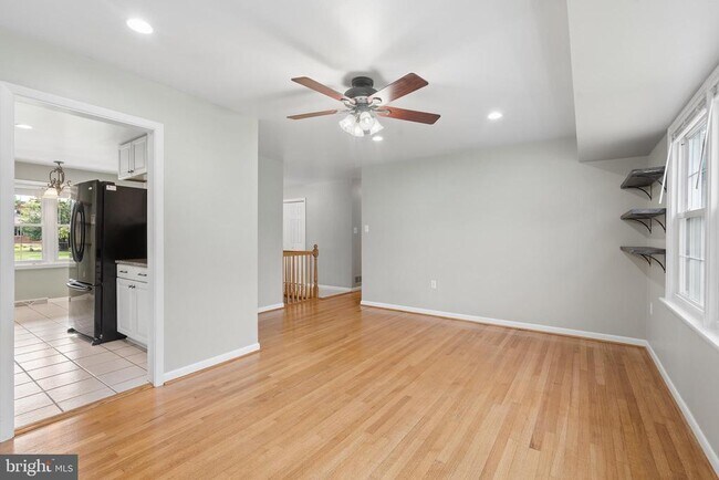 Building Photo - 8109 Broadview Dr