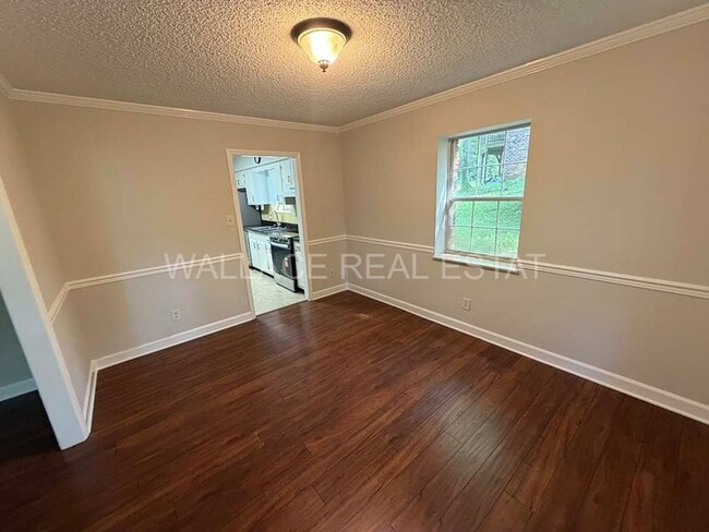 Building Photo - NEW RENTAL RATE...FARRAGUT LIVING OFFERING 4 BEDROOMS AND 3.5 BATHS WITH NICE SUN PORCH