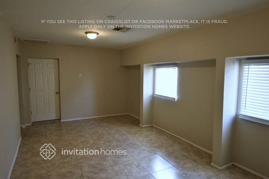 Building Photo - 2039 E Osborn Rd