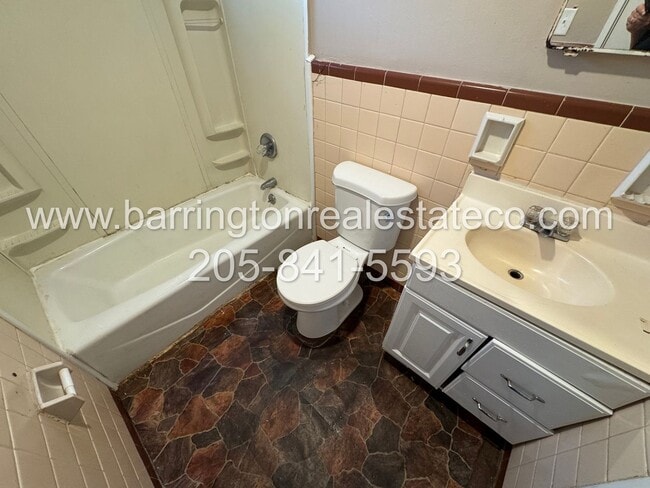 Building Photo - 1541 17th Pl S