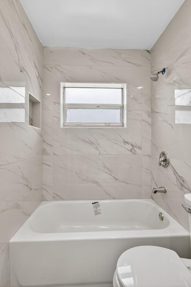 Building Photo - 600 S Mangonia Cir