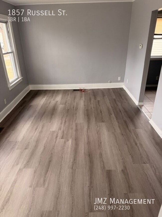 Building Photo - 1857 Russell Ave