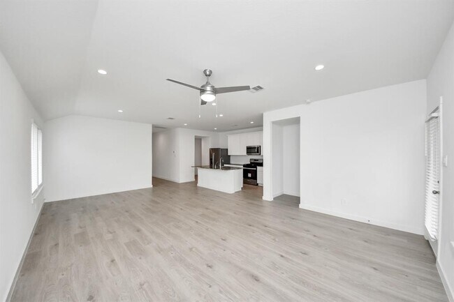 Building Photo - 8034 Tropea Dr