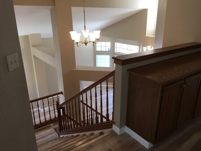 Building Photo - Large two story near the mall!