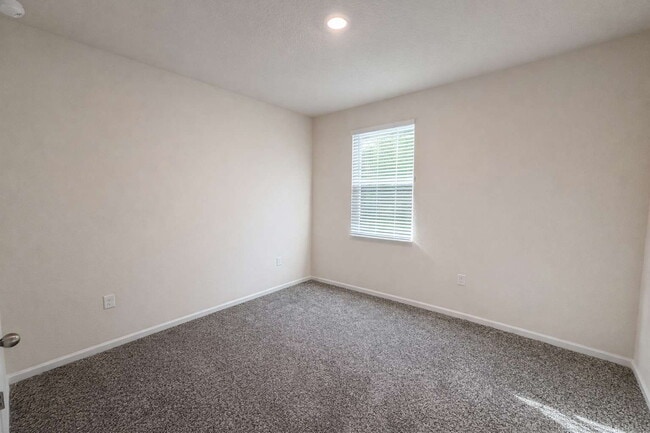 Building Photo - 5 Bedroom Home with Flex Room & First-Floor Guest Suite