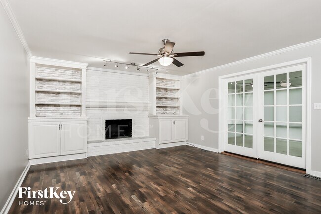Building Photo - 15520 Golden Ridge Ct