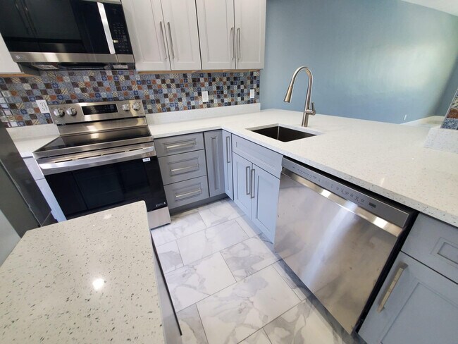 Building Photo - 1481 S Ocean Blvd