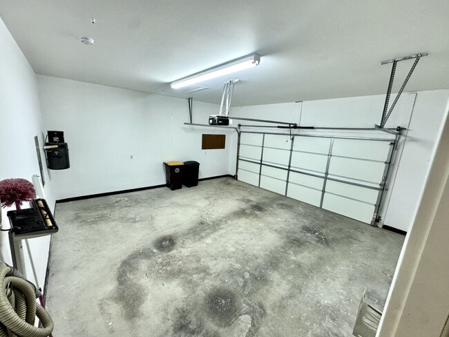 Building Photo - 88 St Annes Ct