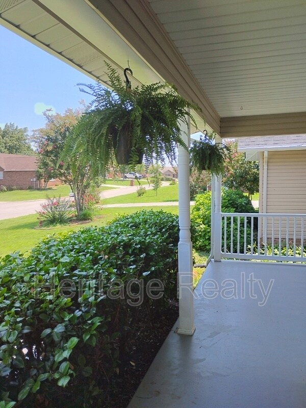Building Photo - 2707 Lady Bug Ln