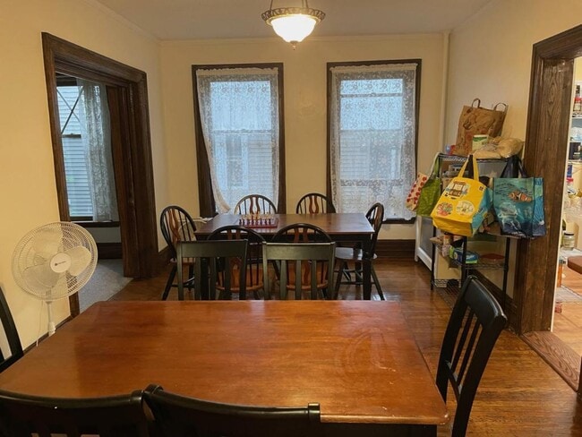 Building Photo - 526 Stewart Ave