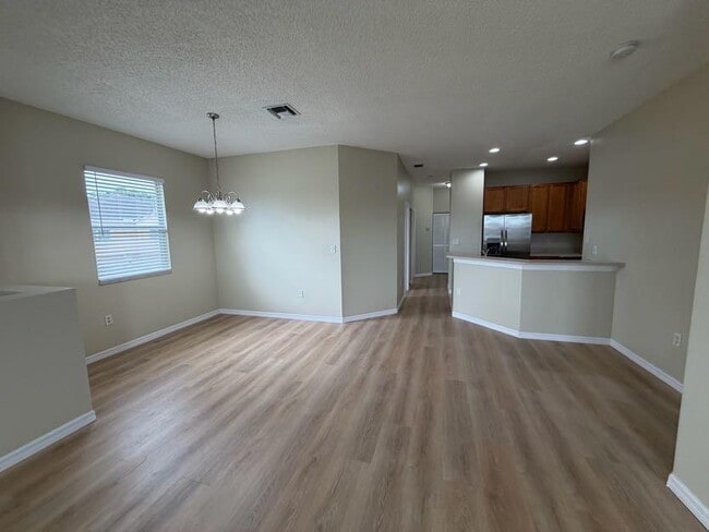 Building Photo - 2925 Crestwood Ter