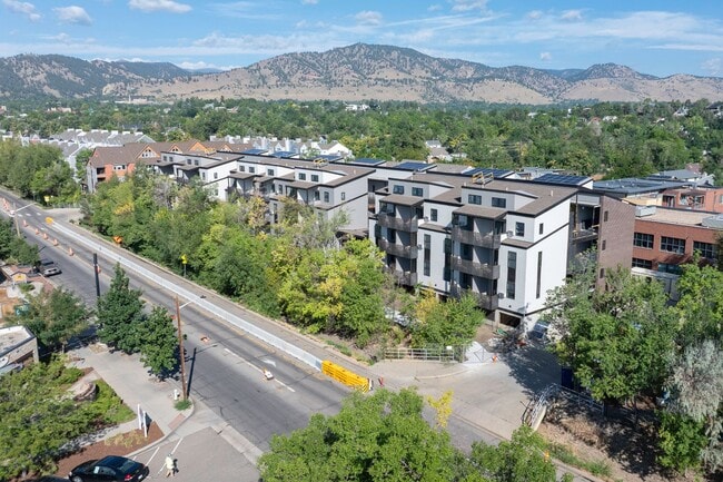 Building Photo - 2301 Pearl St