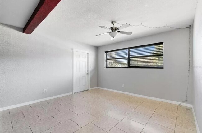 Building Photo - 600 S Oxalis Ave