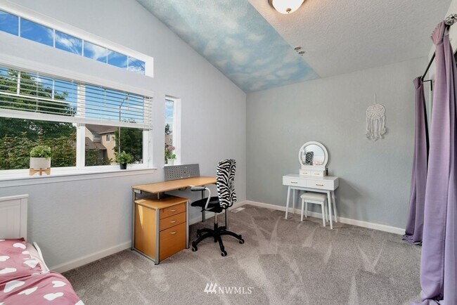 Building Photo - 1106 Villanova St NE