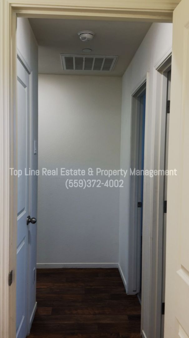 Building Photo - Newer home in desirable part of Visalia!!