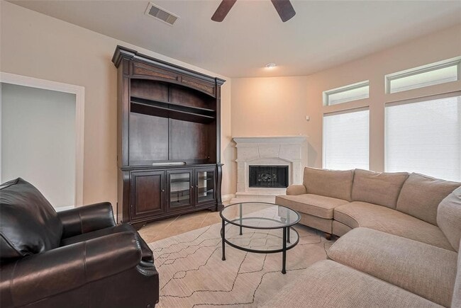 Building Photo - 2722 Park Oak Ct