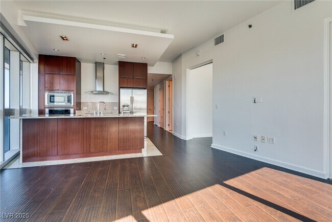 Building Photo - 4471 Dean Martin Dr