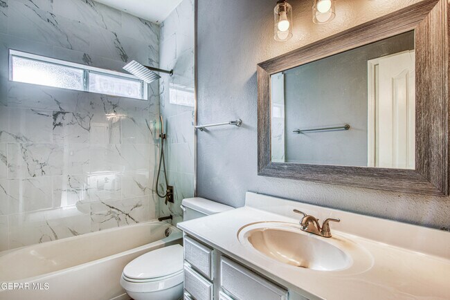 Building Photo - 12325 Tierra Bella Dr