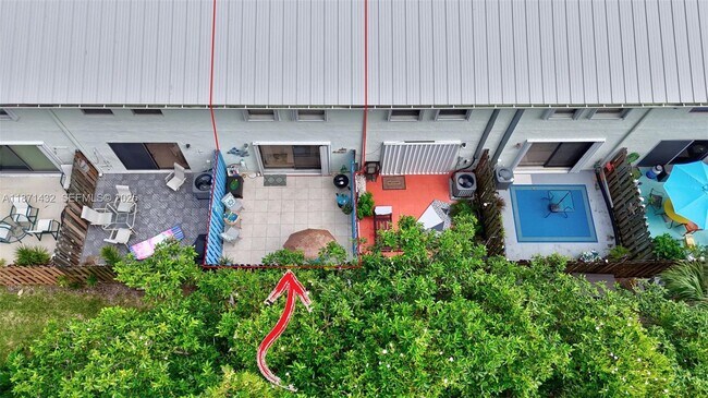 Building Photo - 9421 S Ocean Dr