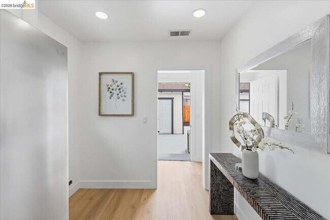 Building Photo - 3350 Brookdale Ave