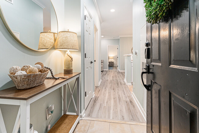 Entry foyer - 1600 Long Grove Dr