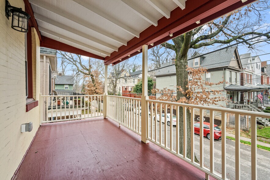 Building Photo - 316 Laurel St