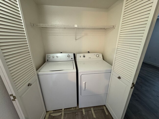 Building Photo - Villa Montevina 2 Bedroom Condo