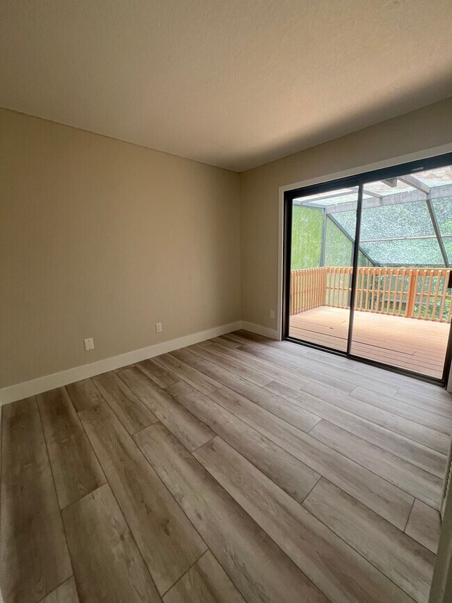 Building Photo - Spacious 4-Bedroom Pool Home in Desirable Winter Springs!